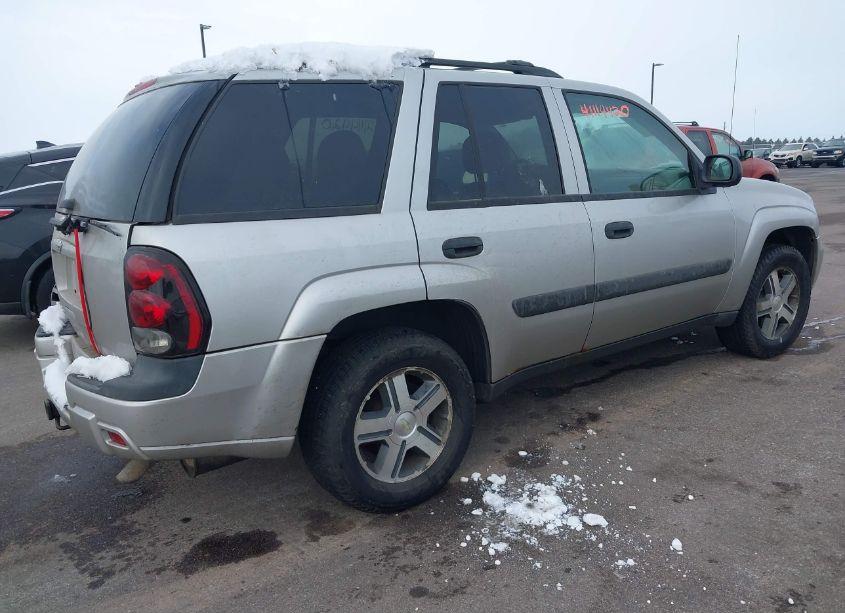 Photo 4 of 2005 Chevrolet Trailblazer LS (VIN 1GNDT13S652294583)