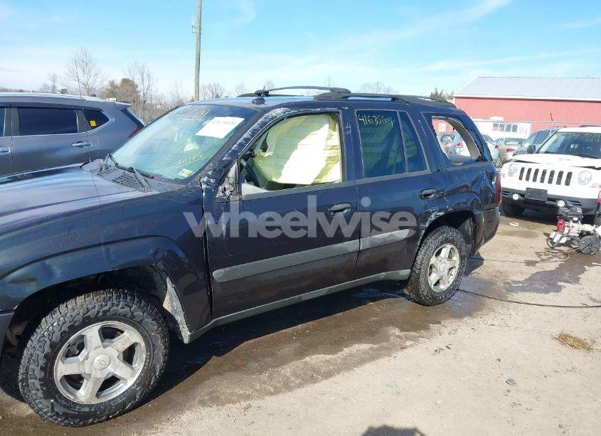 Photo 6 of 2005 Chevrolet Trailblazer LS (VIN 1GNDT13S652380184)