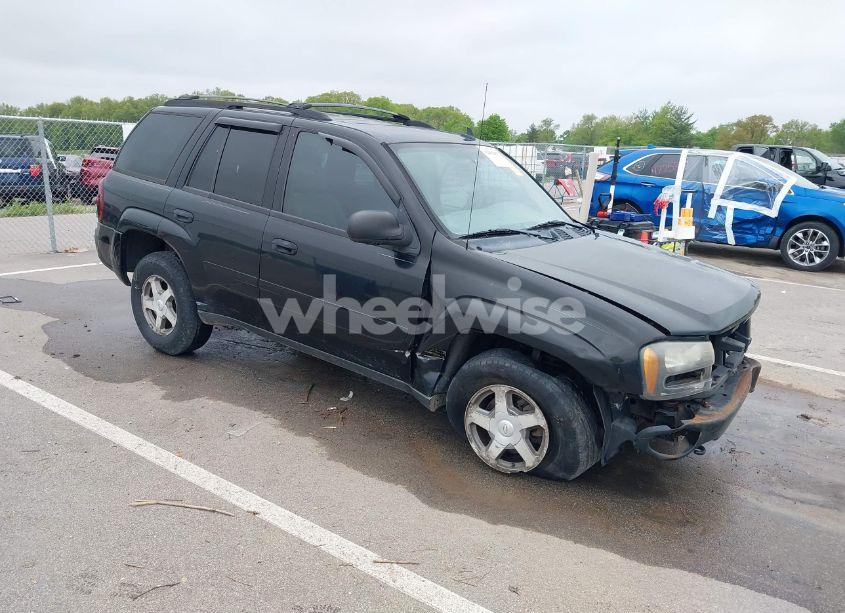 2006 Chevrolet Trailblazer LS (VIN 1GNDT13S662279258) main photo