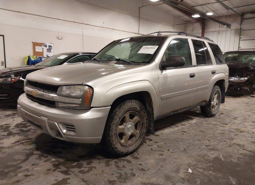 Photo 2 of 2006 Chevrolet Trailblazer LS (VIN 1GNDT13S662283830)