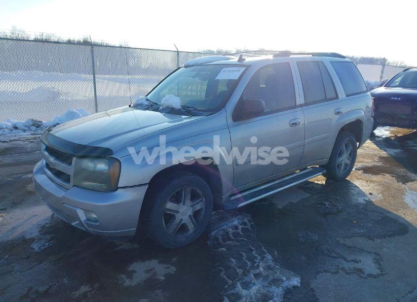 Photo 2 of 2007 Chevrolet Trailblazer LT (VIN 1GNDT13S672123304)