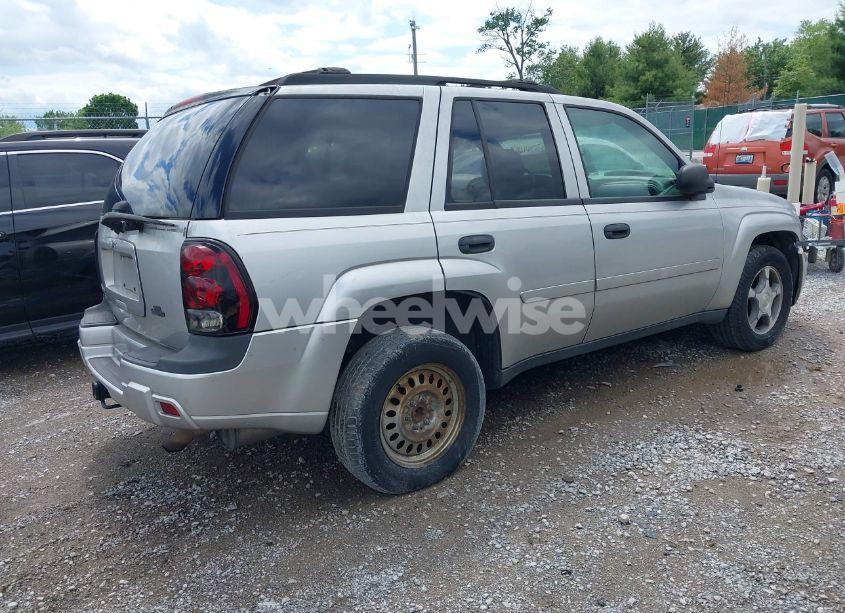 Photo 4 of 2007 Chevrolet Trailblazer LS (VIN 1GNDT13S672309635)
