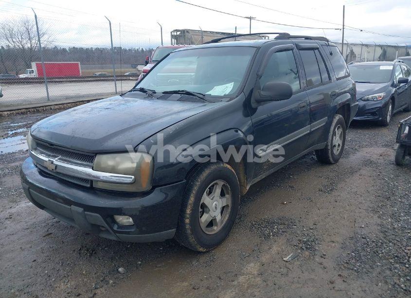 Photo 2 of 2002 Chevrolet Trailblazer LT (VIN 1GNDT13S722185786)