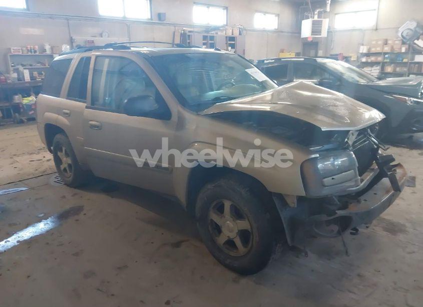 2004 Chevrolet Trailblazer LT (VIN 1GNDT13S742273188) main photo