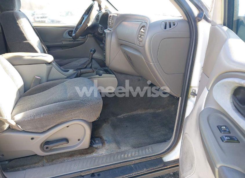 Photo 5 of 2004 Chevrolet Trailblazer LS (VIN 1GNDT13S742332191)