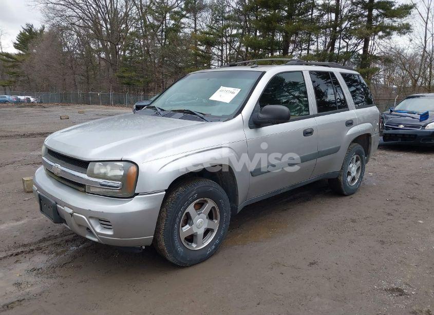 Photo 2 of 2005 Chevrolet Trailblazer LS (VIN 1GNDT13S752122630)