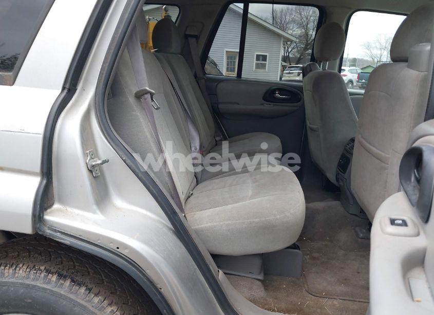 Photo 8 of 2005 Chevrolet Trailblazer LS (VIN 1GNDT13S752122630)