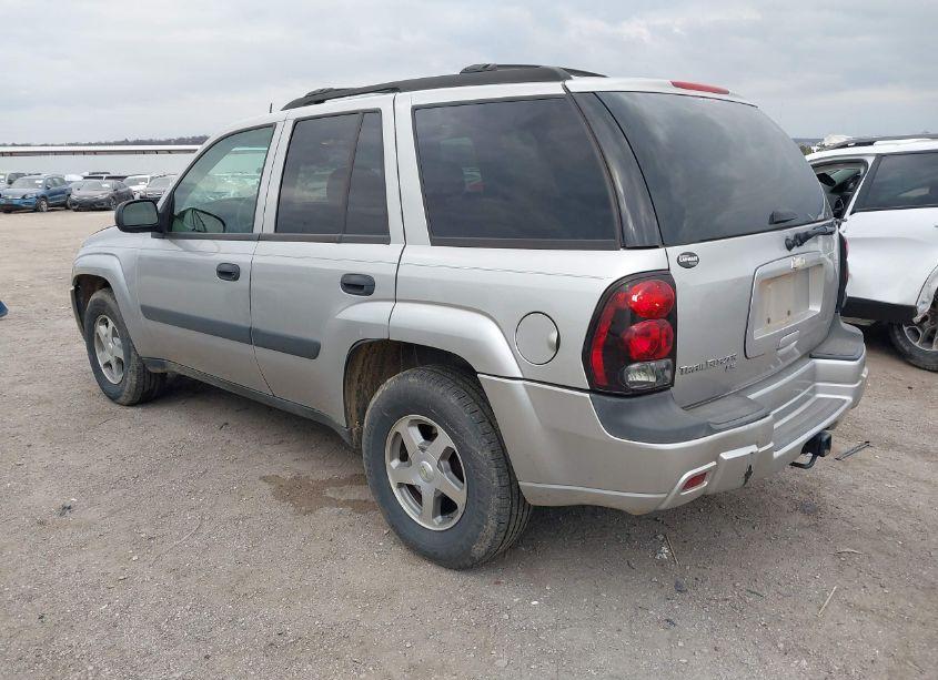 Photo 3 of 2005 Chevrolet Trailblazer LS (VIN 1GNDT13S752125219)