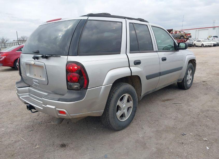 Photo 4 of 2005 Chevrolet Trailblazer LS (VIN 1GNDT13S752125219)