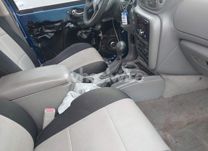 Photo 5 of 2005 Chevrolet Trailblazer LS (VIN 1GNDT13S752147298)