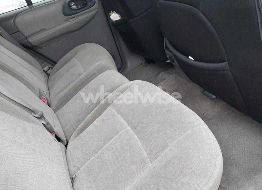 Photo 8 of 2005 Chevrolet Trailblazer LS (VIN 1GNDT13S752147298)