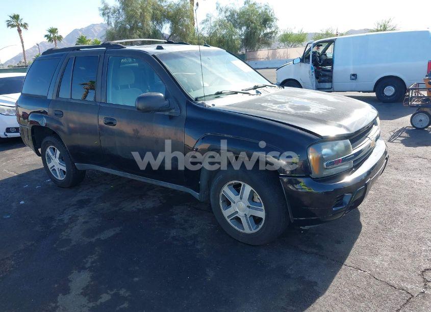 2005 Chevrolet Trailblazer LS (VIN 1GNDT13S752159452) main photo