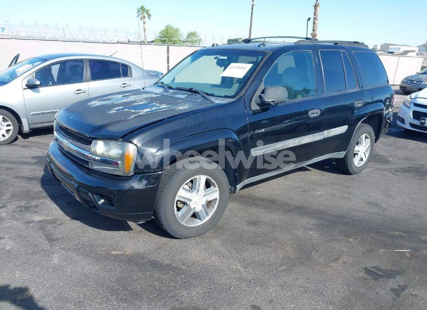 Photo 2 of 2005 Chevrolet Trailblazer LS (VIN 1GNDT13S752159452)