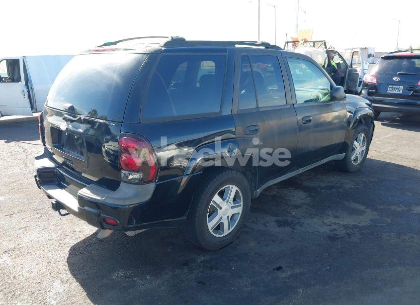 Photo 4 of 2005 Chevrolet Trailblazer LS (VIN 1GNDT13S752159452)