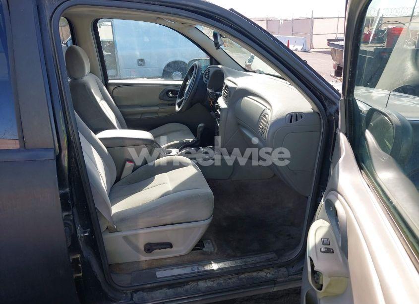 Photo 5 of 2005 Chevrolet Trailblazer LS (VIN 1GNDT13S752159452)