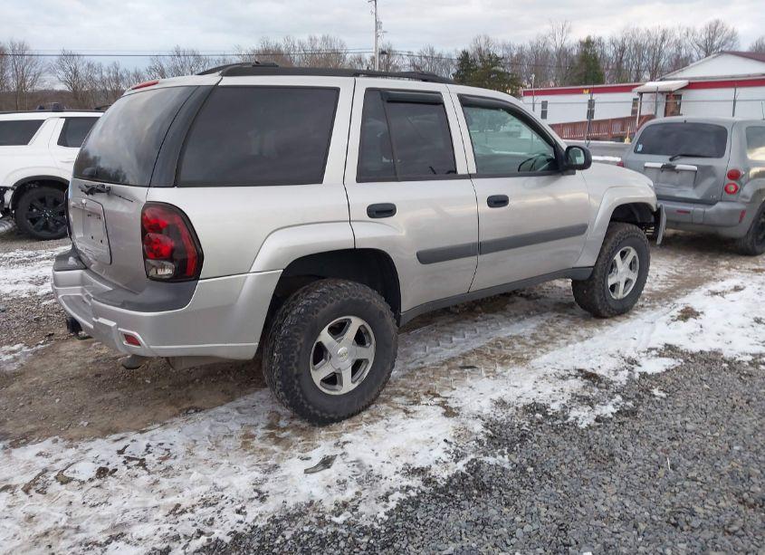 Photo 4 of 2005 Chevrolet Trailblazer LS (VIN 1GNDT13S752182617)