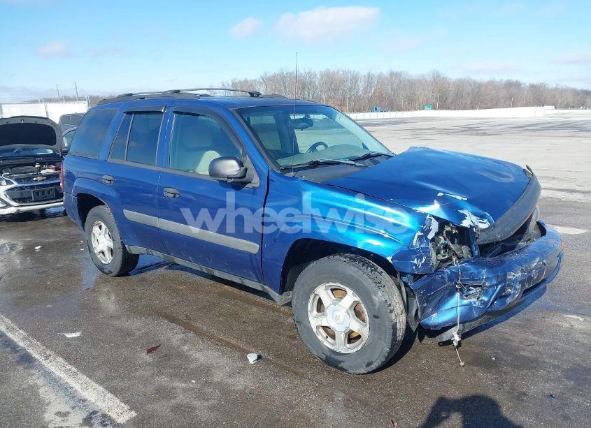 2005 Chevrolet Trailblazer LS (VIN 1GNDT13S752226972) main photo