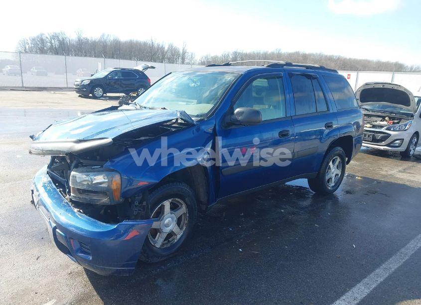 Photo 2 of 2005 Chevrolet Trailblazer LS (VIN 1GNDT13S752226972)