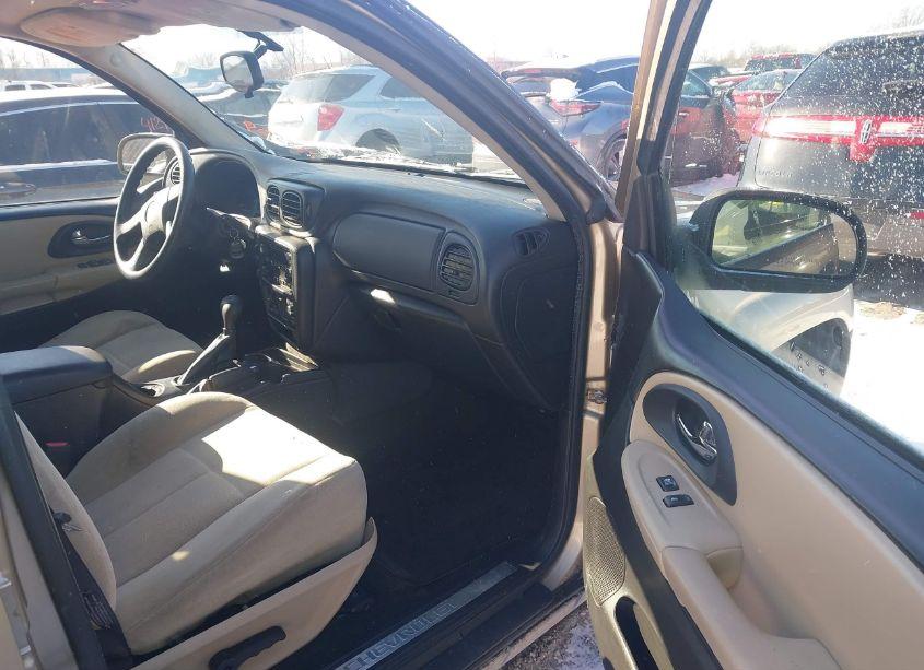 Photo 5 of 2005 Chevrolet Trailblazer LS (VIN 1GNDT13S752235509)