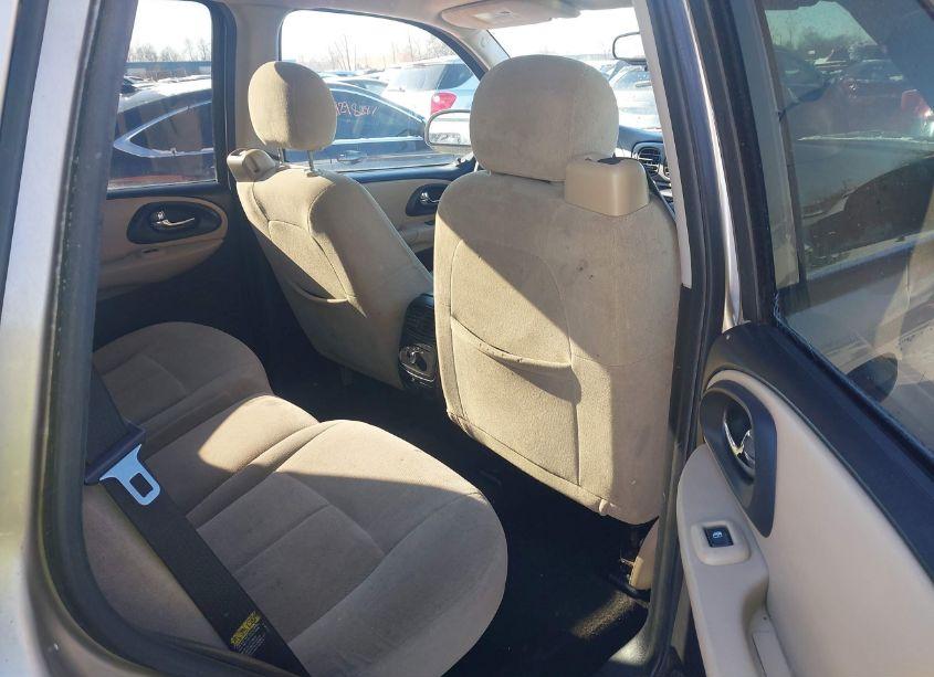 Photo 8 of 2005 Chevrolet Trailblazer LS (VIN 1GNDT13S752235509)