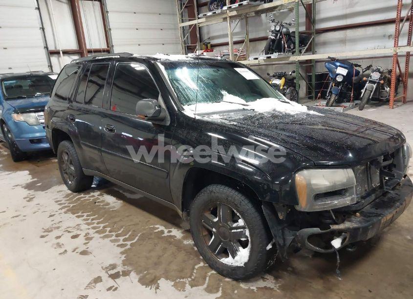 2005 Chevrolet Trailblazer LT (VIN 1GNDT13S752266601) main photo