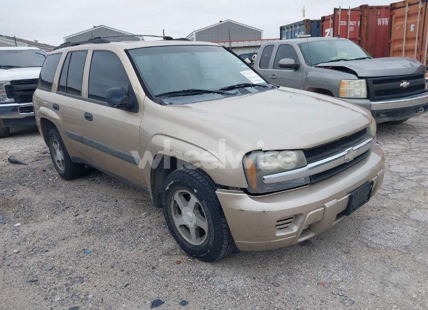 2005 Chevrolet Trailblazer LS (VIN 1GNDT13S752268915) main photo