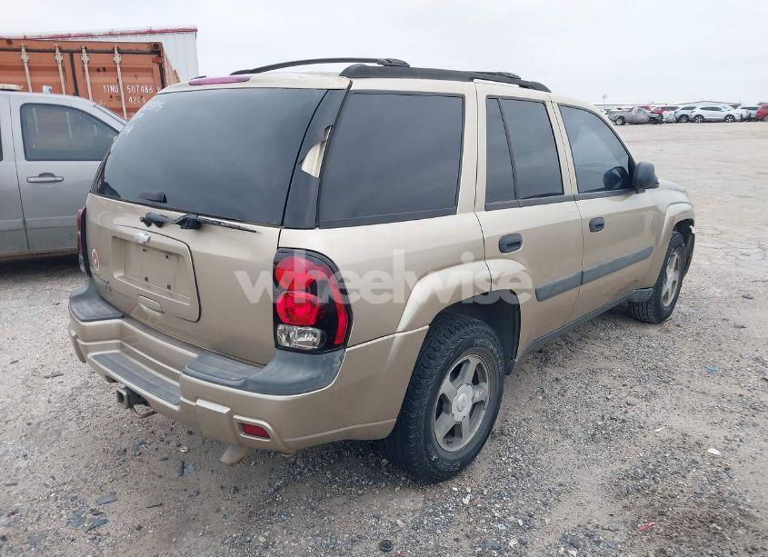 Photo 4 of 2005 Chevrolet Trailblazer LS (VIN 1GNDT13S752268915)