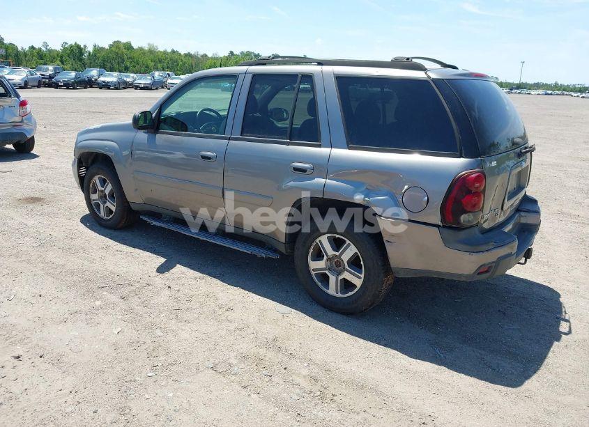 Photo 3 of 2005 Chevrolet Trailblazer LT (VIN 1GNDT13S752330670)