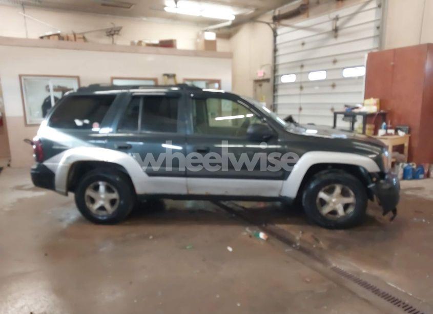 Photo 13 of 2005 Chevrolet Trailblazer LS (VIN 1GNDT13S752358405)