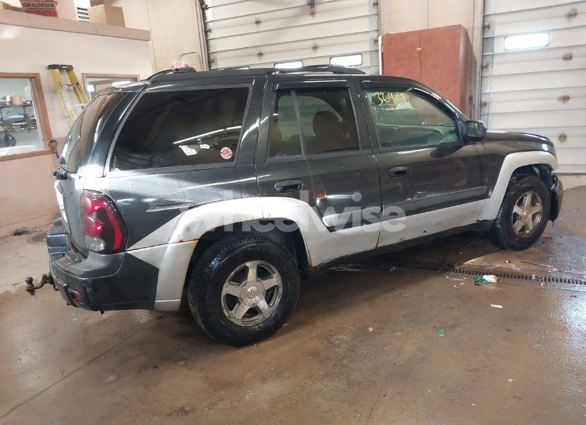 Photo 4 of 2005 Chevrolet Trailblazer LS (VIN 1GNDT13S752358405)