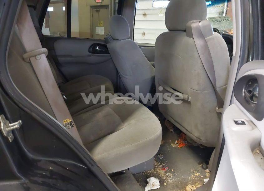 Photo 8 of 2005 Chevrolet Trailblazer LS (VIN 1GNDT13S752358405)