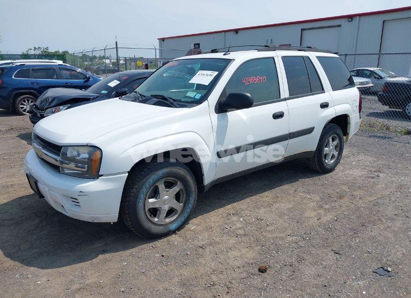 Photo 2 of 2005 Chevrolet Trailblazer LS (VIN 1GNDT13S752389542)
