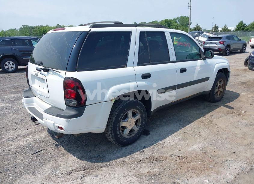 Photo 4 of 2005 Chevrolet Trailblazer LS (VIN 1GNDT13S752389542)