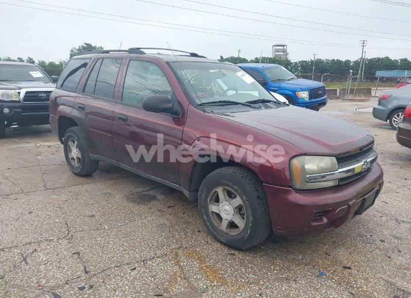 2006 Chevrolet Trailblazer LS (VIN 1GNDT13S762152776) main photo