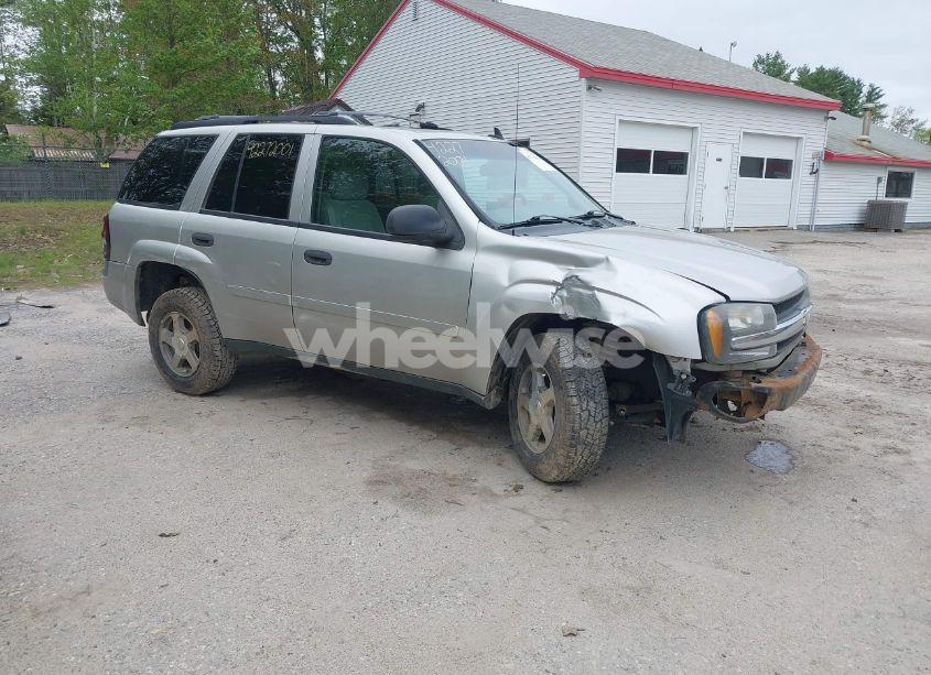 2006 Chevrolet Trailblazer LS (VIN 1GNDT13S762158576) main photo