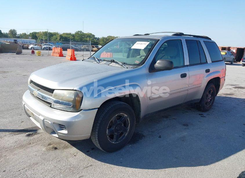 Photo 2 of 2006 Chevrolet Trailblazer LS (VIN 1GNDT13S762231896)