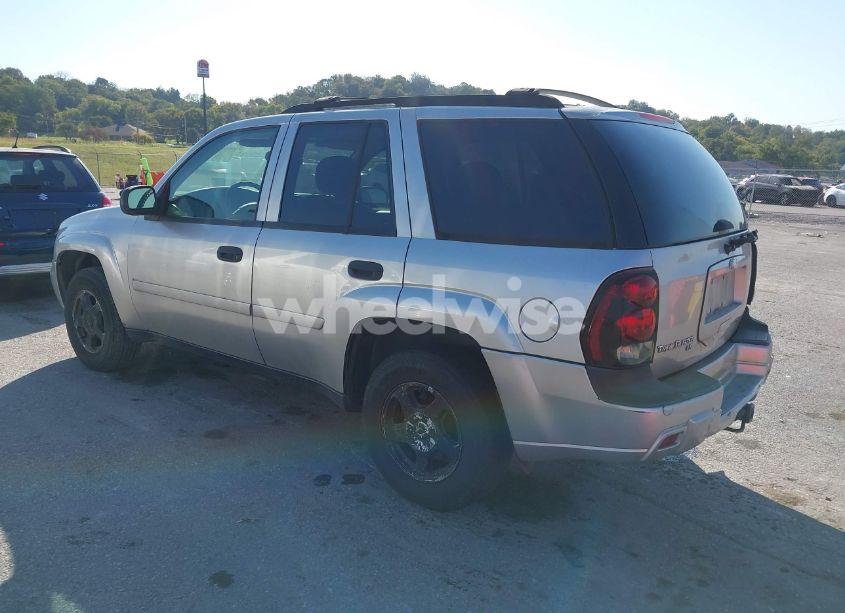 Photo 3 of 2006 Chevrolet Trailblazer LS (VIN 1GNDT13S762231896)