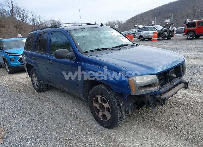 2006 Chevrolet Trailblazer LS (VIN 1GNDT13S762255549) main photo