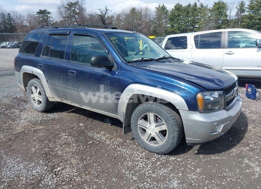 2007 Chevrolet Trailblazer LT (VIN 1GNDT13S772215411) main photo