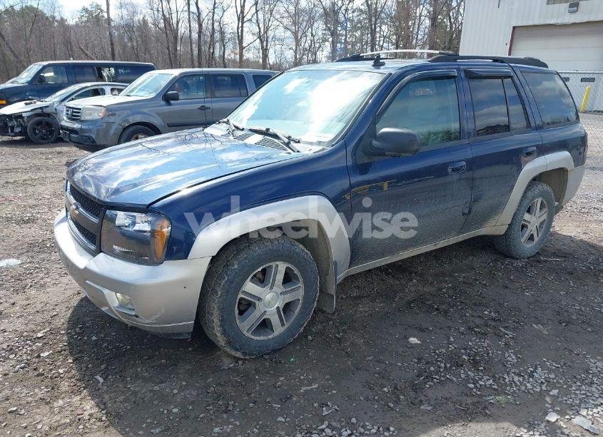 Photo 2 of 2007 Chevrolet Trailblazer LT (VIN 1GNDT13S772215411)