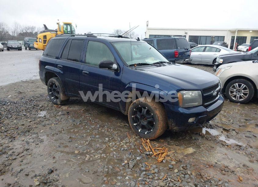2008 Chevrolet Trailblazer LT (VIN 1GNDT13S782115228) main photo