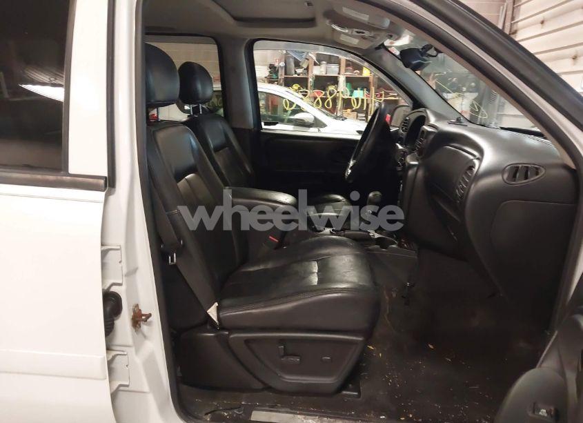 Photo 5 of 2008 Chevrolet Trailblazer LT (VIN 1GNDT13S782197008)