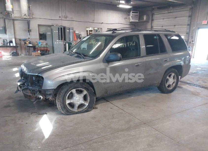 Photo 2 of 2008 Chevrolet Trailblazer LT (VIN 1GNDT13S782221789)