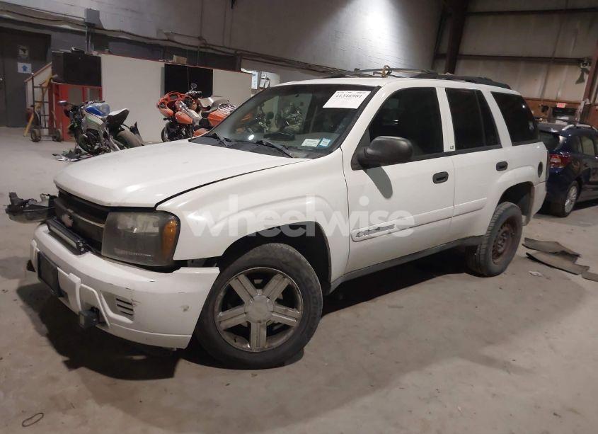 Photo 2 of 2002 Chevrolet Trailblazer LS (VIN 1GNDT13S822239757)