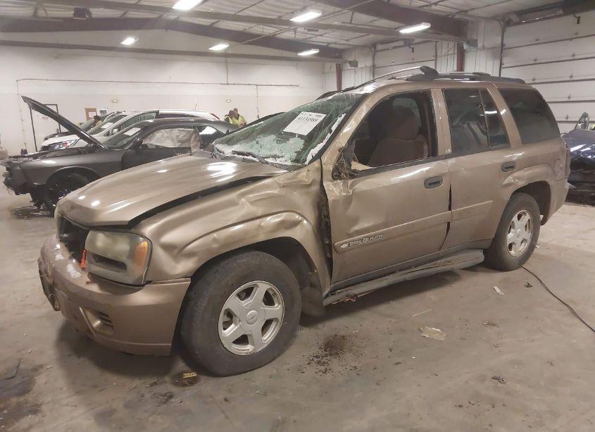Photo 2 of 2002 Chevrolet Trailblazer LS (VIN 1GNDT13S822465734)