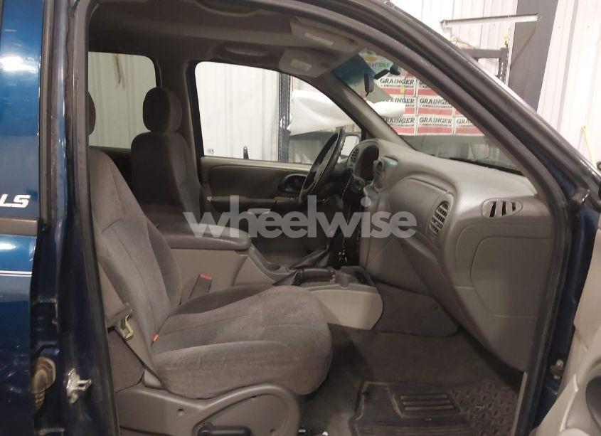 Photo 5 of 2004 Chevrolet Trailblazer LS (VIN 1GNDT13S842384395)