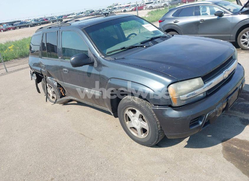 2004 Chevrolet Trailblazer LS (VIN 1GNDT13S842443381) main photo