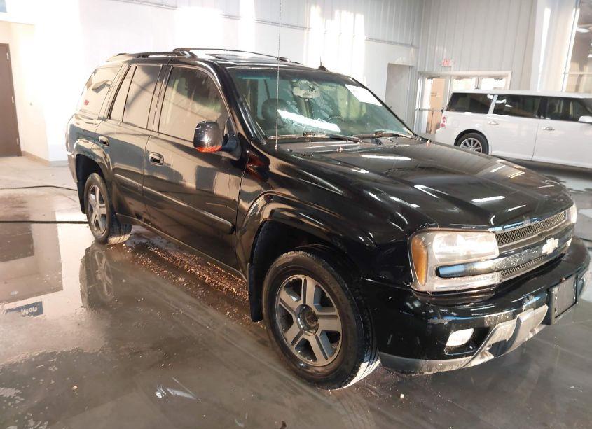 2005 Chevrolet Trailblazer LT (VIN 1GNDT13S852135452) main photo