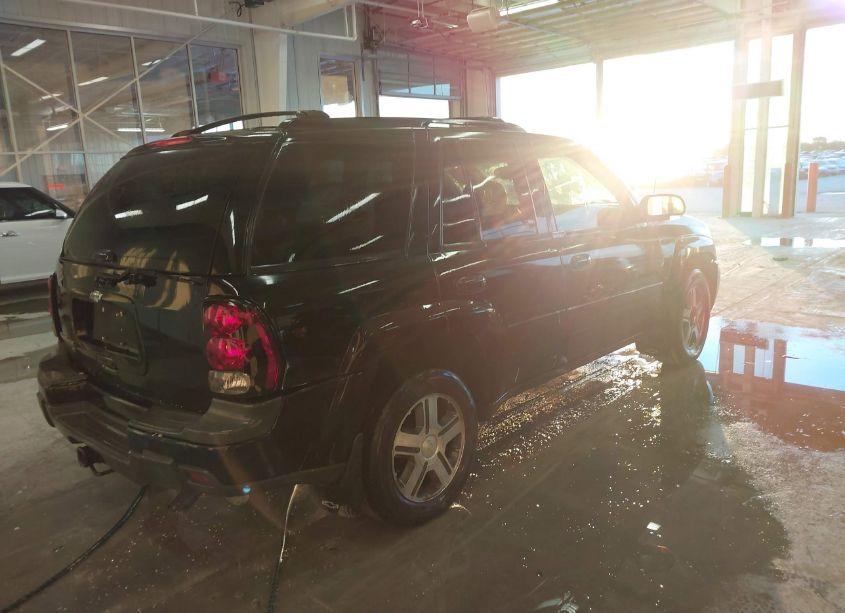 Photo 4 of 2005 Chevrolet Trailblazer LT (VIN 1GNDT13S852135452)