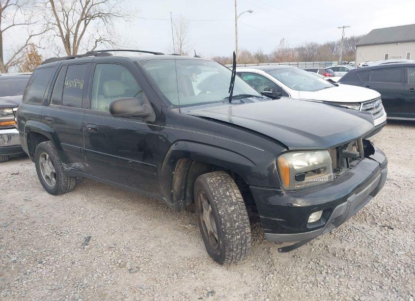 2005 Chevrolet Trailblazer LT (VIN 1GNDT13S852163106) main photo